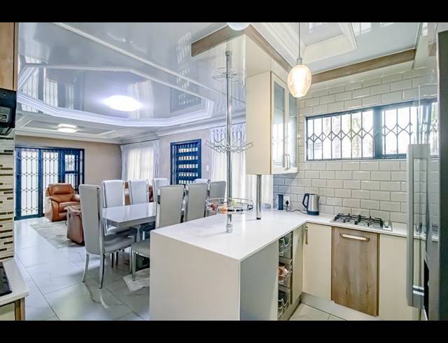 4 BEDROOM HOUSE FOR SALE IN CHANTELLE